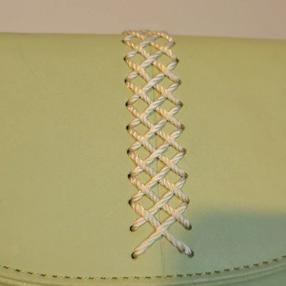 THE SAK NWT Fernwood Key Lime Large Leather Wallet - Picture 8 of 14